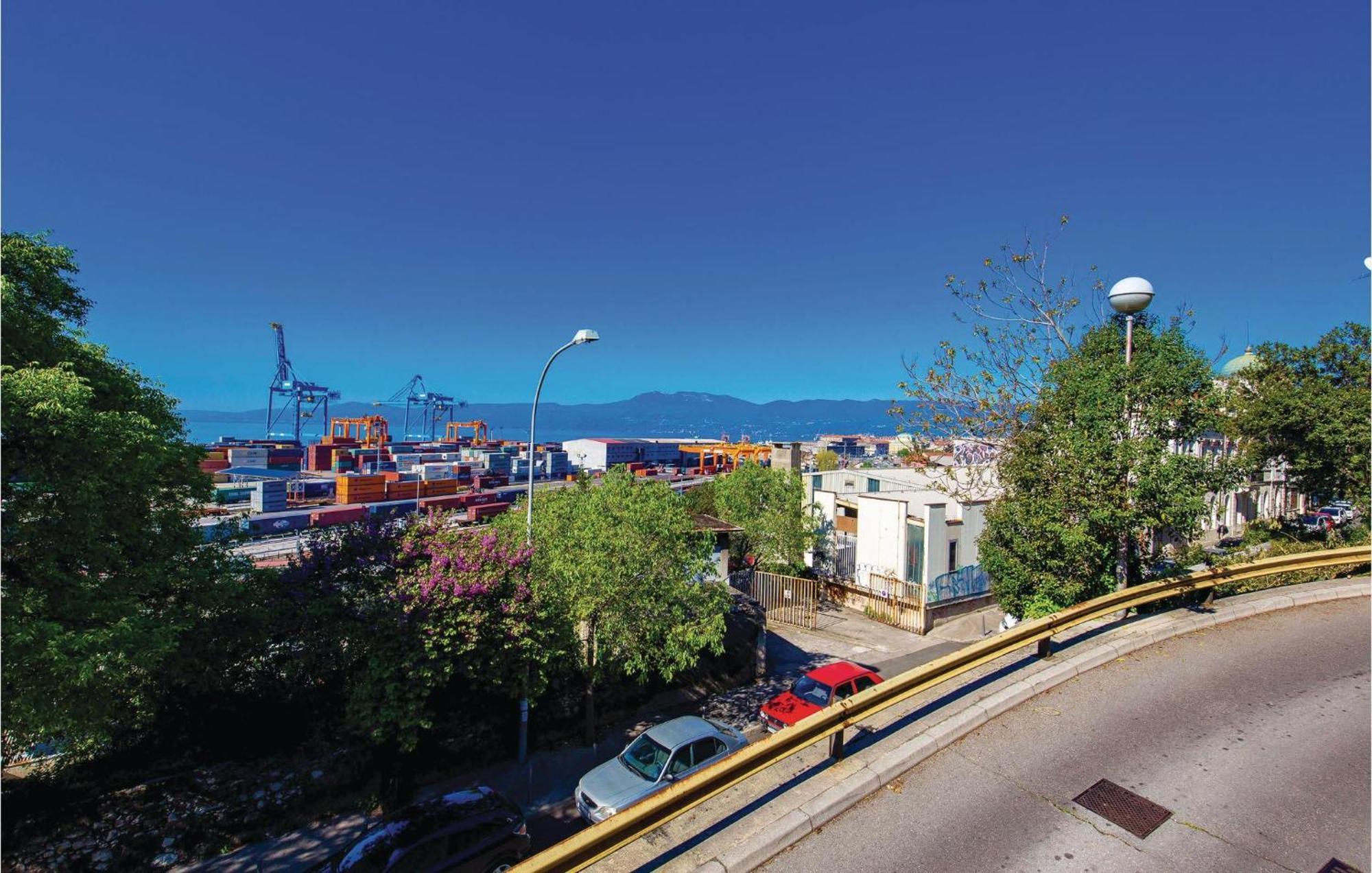 Amazing Apartment In Rijeka With Wifi *