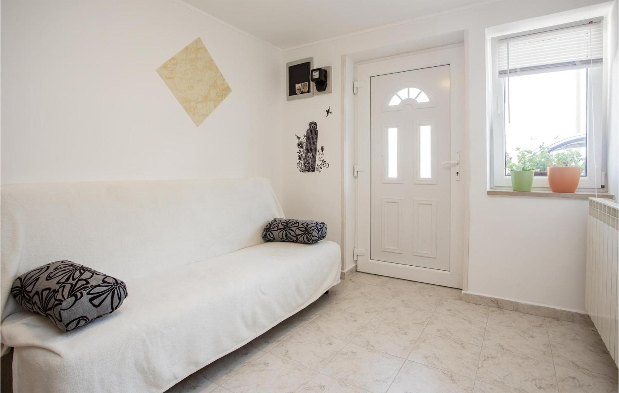 Amazing Apartment In Rijeka With Wifi *